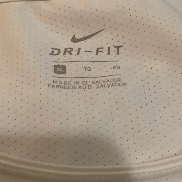 Nike / Dri-Fit Shirt - Picture 3 of 4